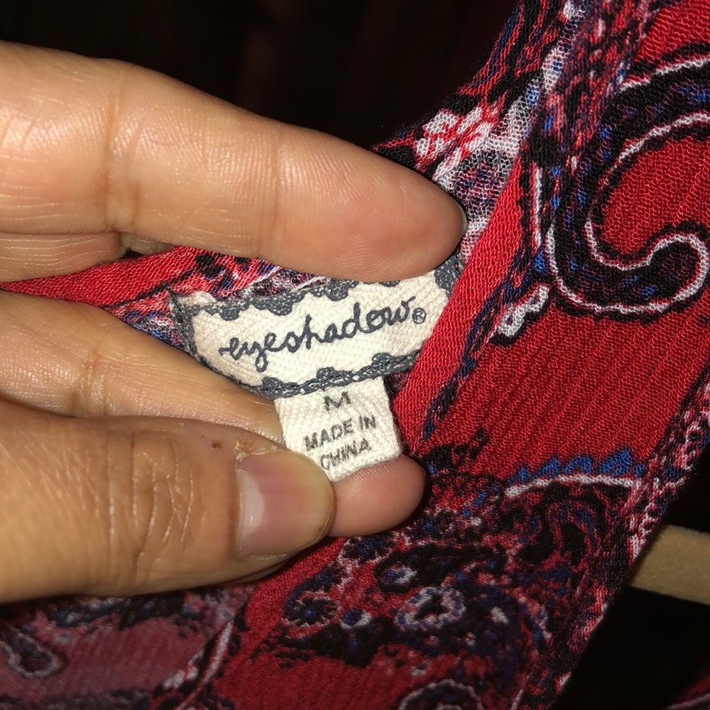 Eyeshadow Cold-Shoulder Top - Picture 2 of 4